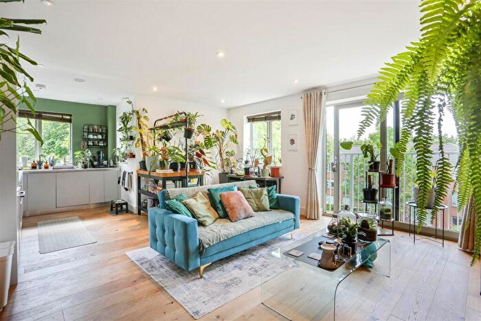2 Bedroom Flat For Sale In Devonshire Road, Sutton, SM2