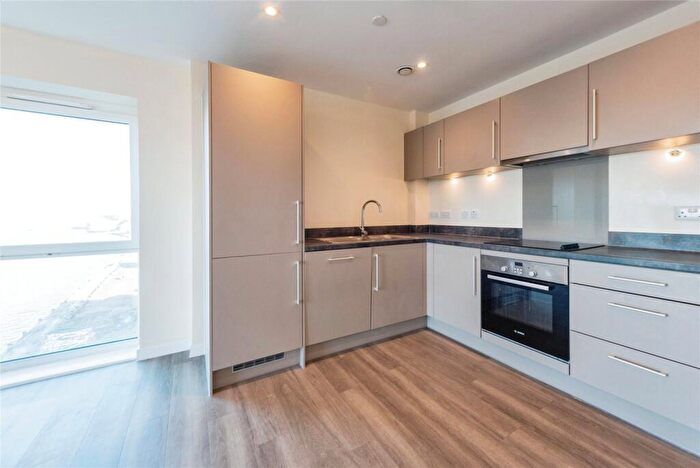 2 Bedroom Flat For Sale In Azera, Capstan Road, Southampton, Hampshire, SO19