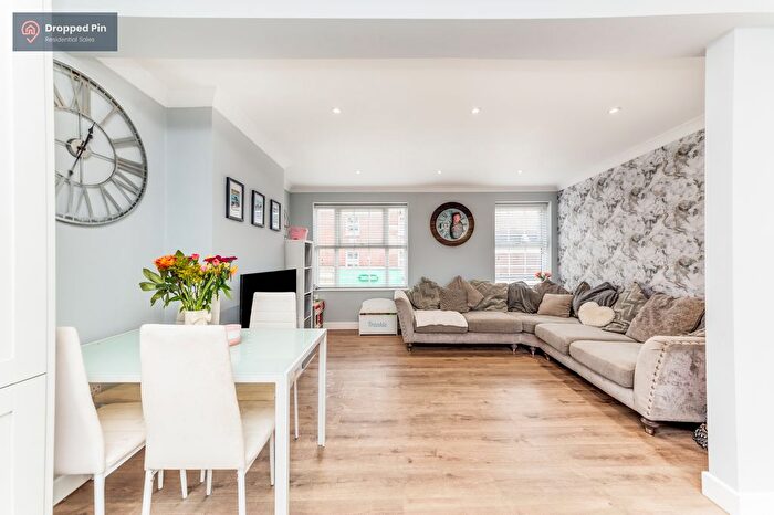 3 Bedroom Maisonette For Sale In High Street, Uckfield, TN22