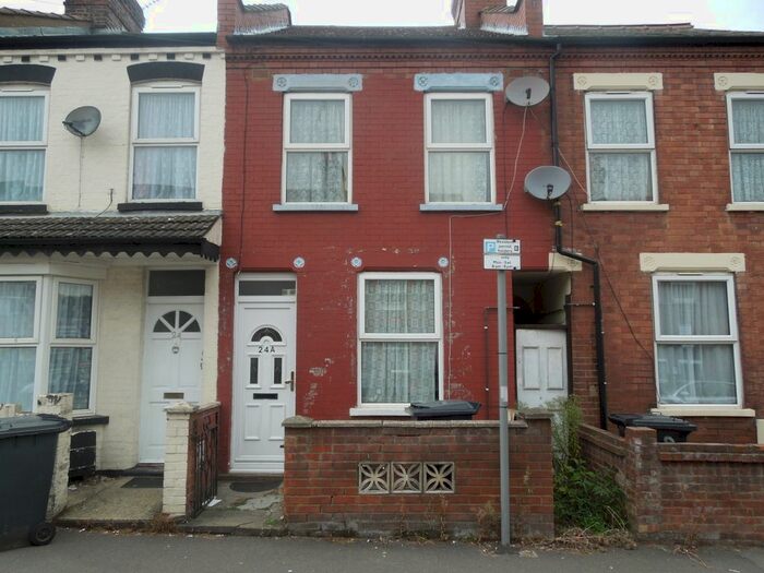 3 Bedroom Terraced House To Rent In Ivy Road, Luton, LU1