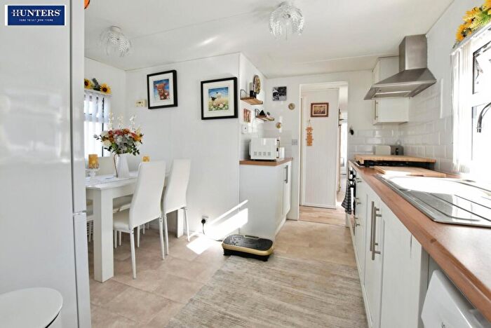 2 Bedroom Park Home For Sale In Ashfield Park, Scunthorpe, DN17