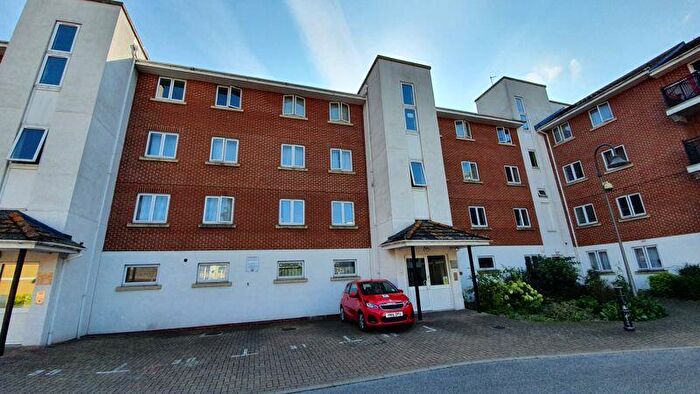 2 Bedroom Flat To Rent In Chantry Close, Abbey Wood, London, SE2