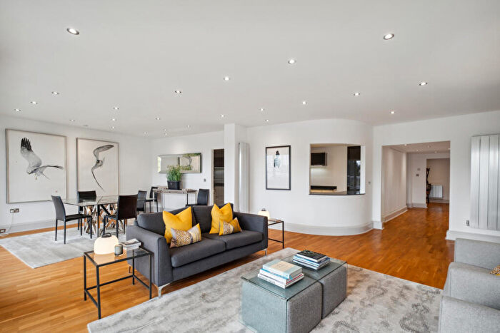 2 Bedroom Flat For Sale In Chelsea Crescent, Chelsea Harbour, SW10