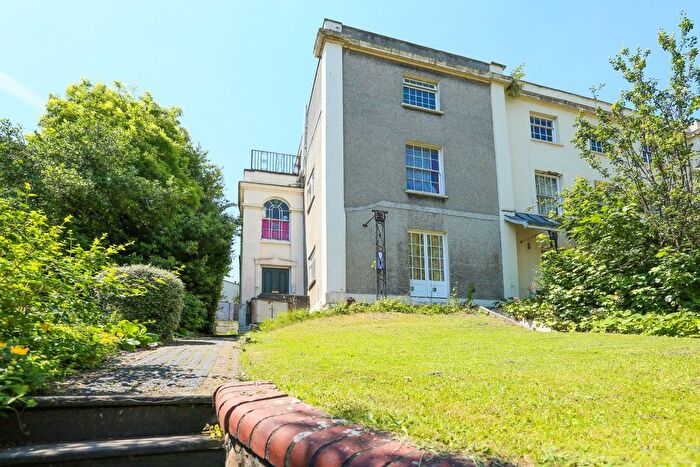 2 Bedroom Flat For Sale In Cheltenham Road, Montpelier, Bristol, BS6