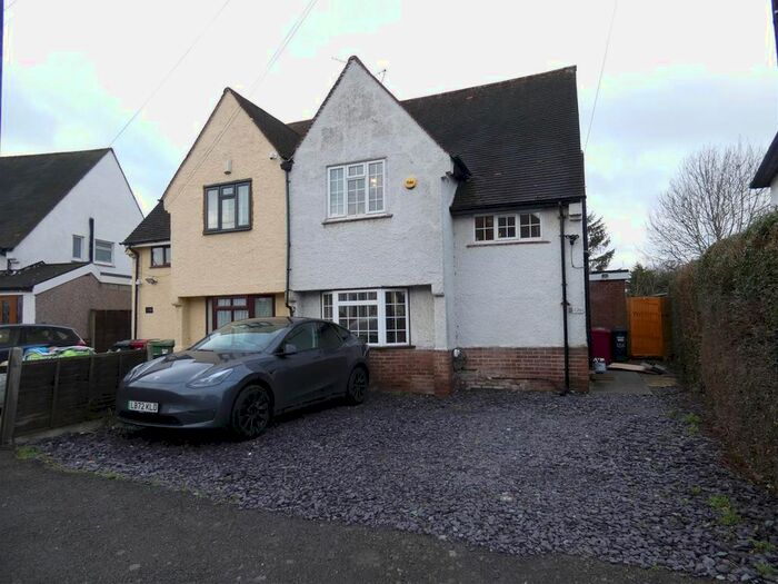 4 Bedroom Semi-Detached House To Rent In St. Georges Crescent, Cippenham, Slough, SL1