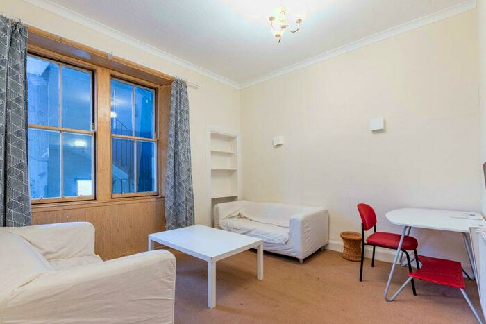 2 Bedroom Flat To Rent In L – Causewayside, Edinburgh, EH9
