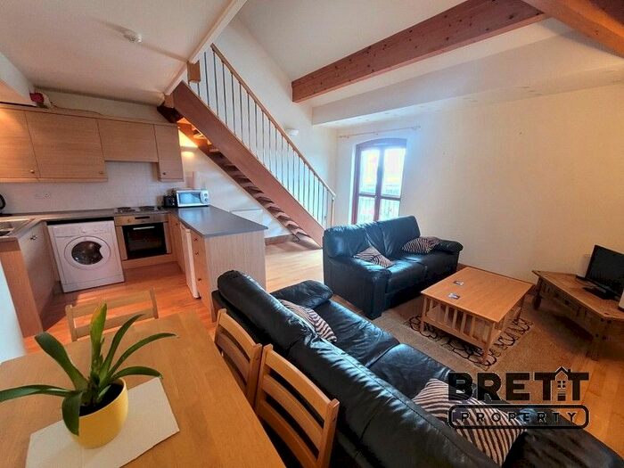 2 Bedroom Flat To Rent In Sovereign House, Nelson Quay, Milford Haven, SA73