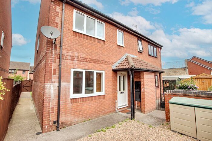 4 Bedroom Semi-detached House For Sale In Ashleigh Grove, Trowbridge, BA14