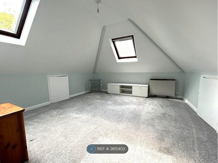 Studio To Rent In Whitlelands Road, High Wycombe, HP12