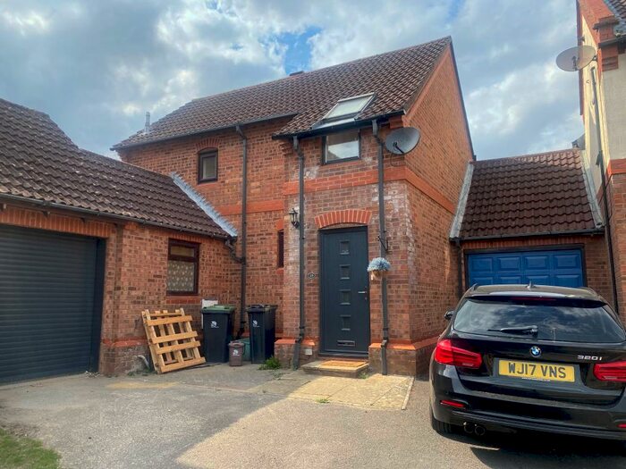 3 Bedroom Detached House To Rent In Diana Way, Corfe Mullen, BH21