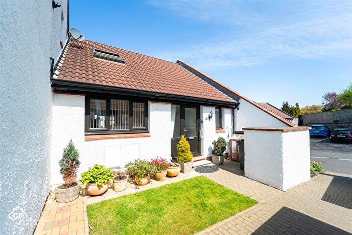 2 Bedroom Bungalow For Sale In Mount Gardens, Bare, Morecambe, LA4