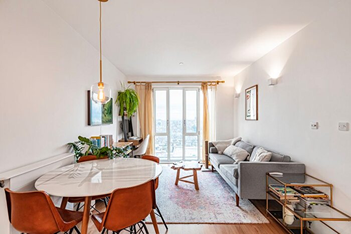 1 Bedroom Flat For Sale In Mapleton Crescent, London, SW18