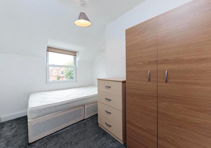2 Bedroom Flat To Rent In Brondesbury Villas, London, NW6