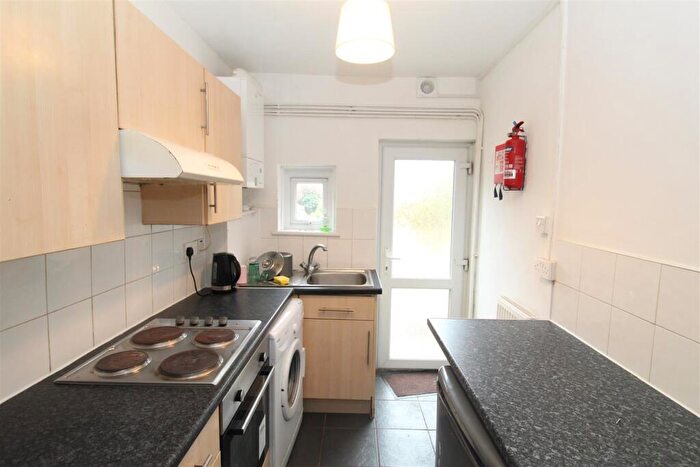 2 Bedroom Flat To Rent In Miskin Street, Cathays, Cardiff, CF24
