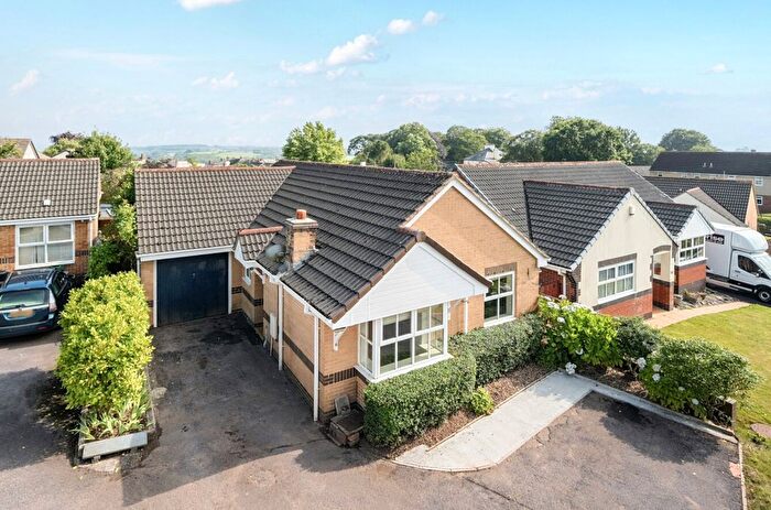 3 Bedroom Detached Bungalow For Sale In Kings Meadow Drive, Winkleigh, Devon, EX19