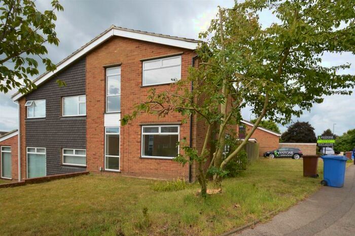 3 Bedroom Semi-Detached House To Rent In Prince Of Wales Drive, Ipswich, IP2
