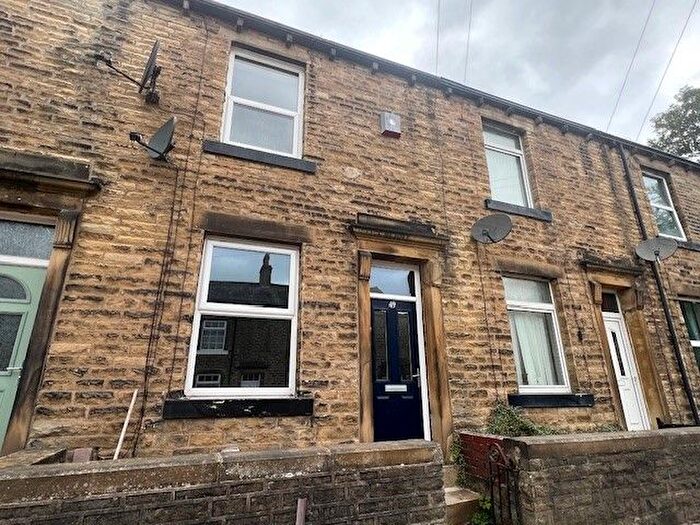 2 Bedroom Property To Rent In Kliffen Place, Halifax, HX3