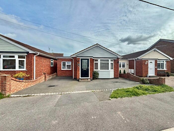 2 Bedroom Detached Bungalow For Sale In Hallet Road, Canvey Island, SS8