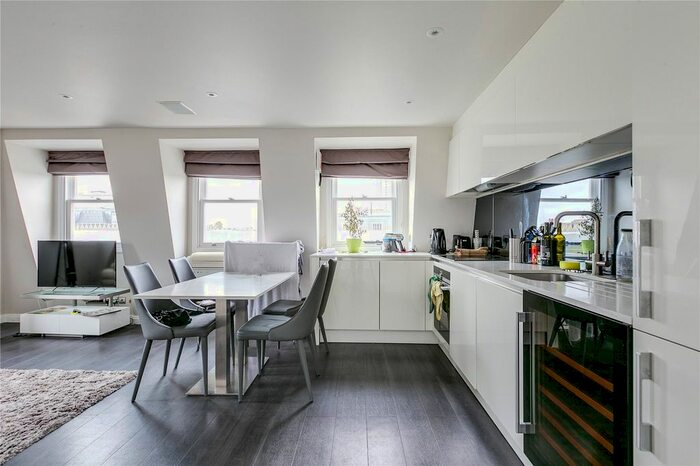 2 Bedroom Flat To Rent In Penywern Road, Earls Court, London, SW5