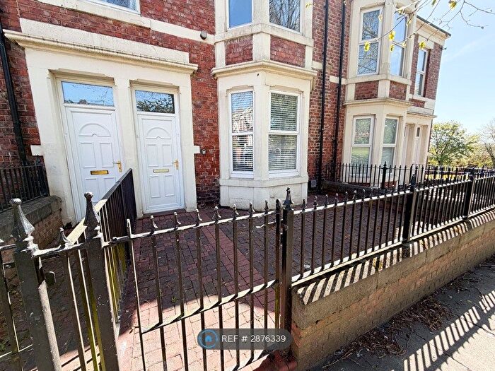 2 Bedroom Flat To Rent In Hugh Gardens, Newcastle Upon Tyne, NE4
