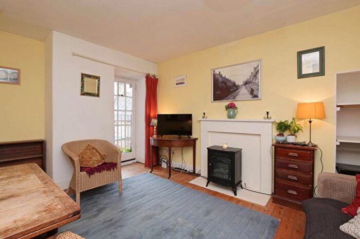 1 Bedroom Flat For Sale In Flat, Forrest Hill, Edinburgh, EH1