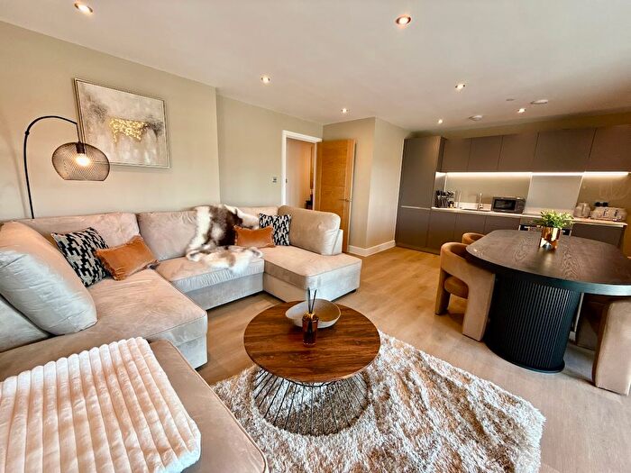 2 Bedroom Flat To Rent In York Road, Leeds, LS9