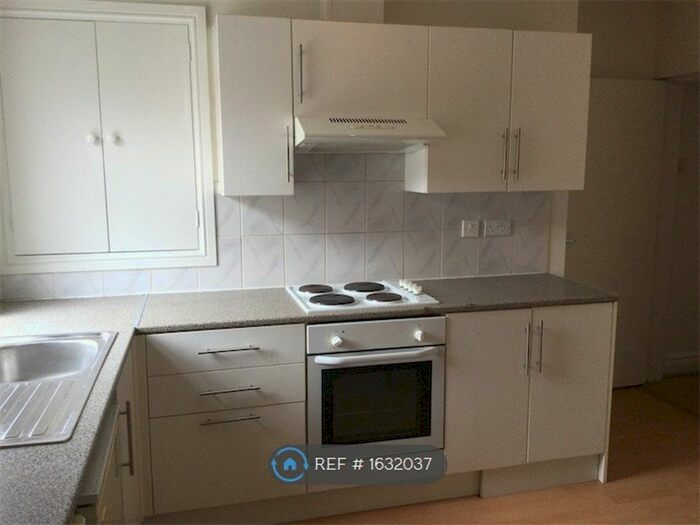 2 Bedroom Flat To Rent In Station Road, Wombwell, Barnsley, S73