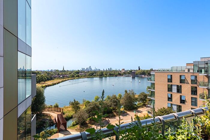 2 Bedroom Flat For Sale In Goodchild Road, London, N4