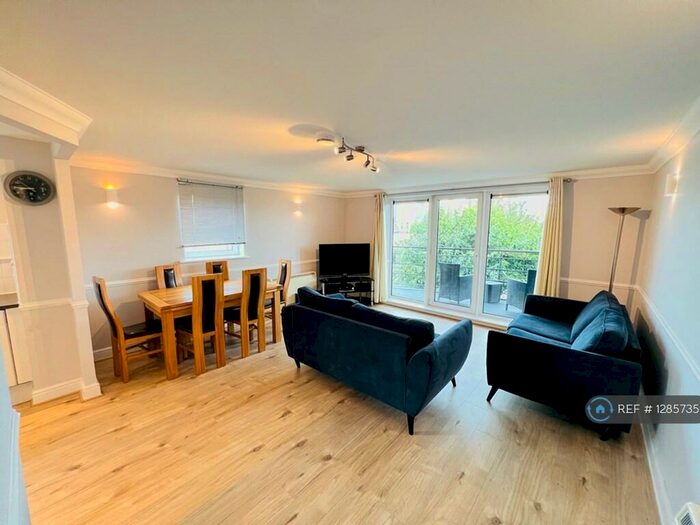 2 Bedroom Flat To Rent In Stretton Mansions, London, SE8