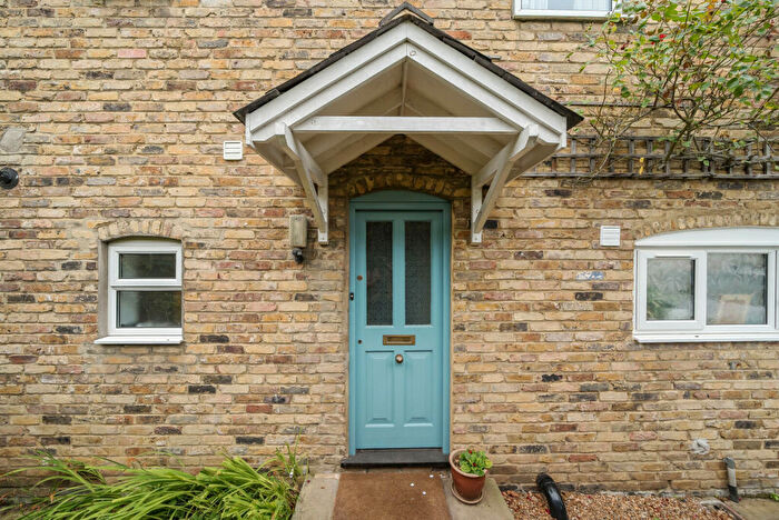 1 Bedroom Semi-Detached House To Rent In Palace Road, East Molesey, Surrey, KT8