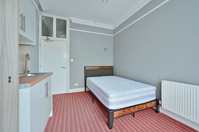 Studio To Rent In Bushey, Bushey, WD23