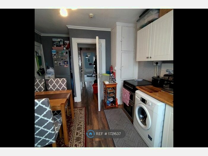 2 Bedroom Flat To Rent In Eastbrook Pl, Dover, CT16