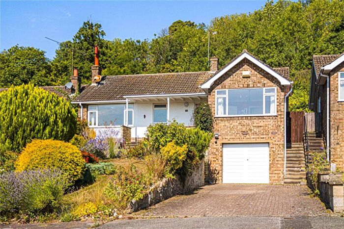 2 Bedroom Bungalow For Sale In Brownlow Rise, Totternhoe, Central Bedfordshire, LU6