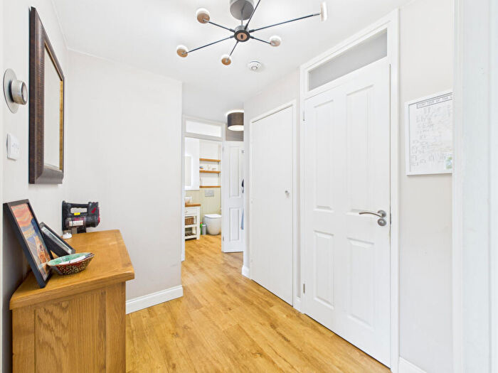 2 Bedroom Flat For Sale In Fairline Court, Oakwood Avenue, Beckenham, BR3