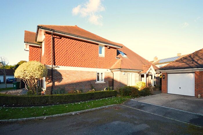 4 Bedroom Semi-Detached House To Rent In Spindrift Mews, Bosham, Chichester, PO18