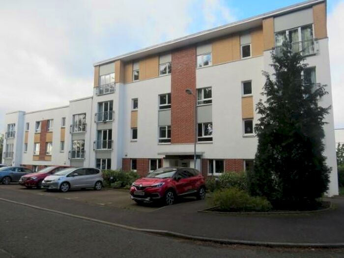 2 Bedroom Flat To Rent In Cairnhill View, Bearsden, G61