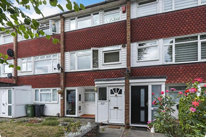 2 Bedroom Flat To Rent In Leyland Road Lee, SE12