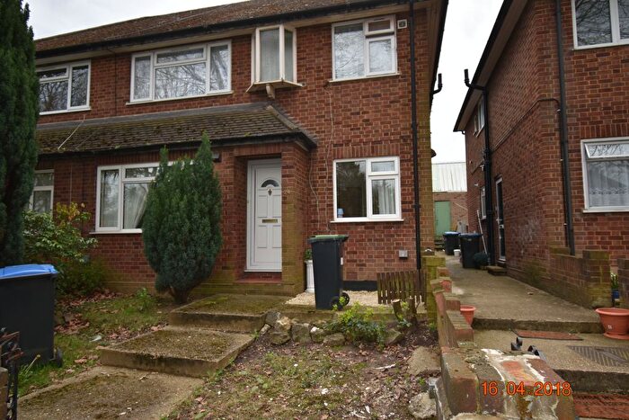 2 Bedroom Flat To Rent In Vera Avenue, Southgate, N21