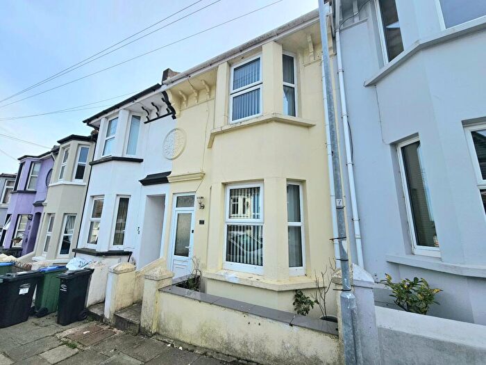 3 Bedroom Terraced House For Sale In Lawes Avenue, Newhaven, BN9