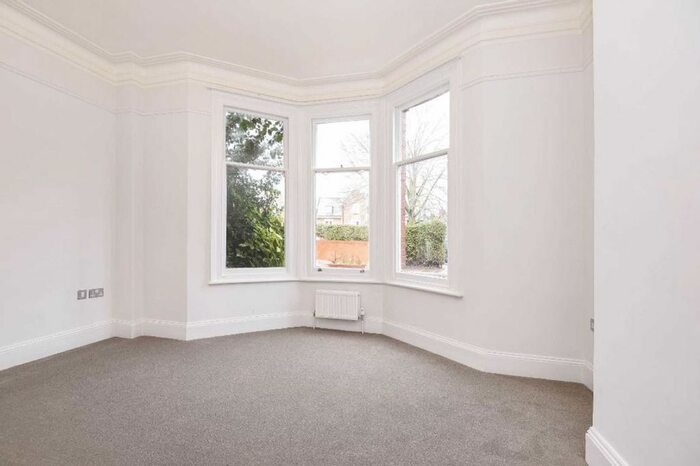 1 Bedroom Flat To Rent In Radbourne Road, London, SW12