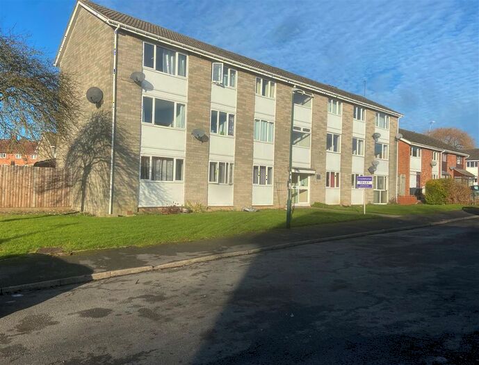 2 Bedroom Flat To Rent In Horsewell, Southam, CV47