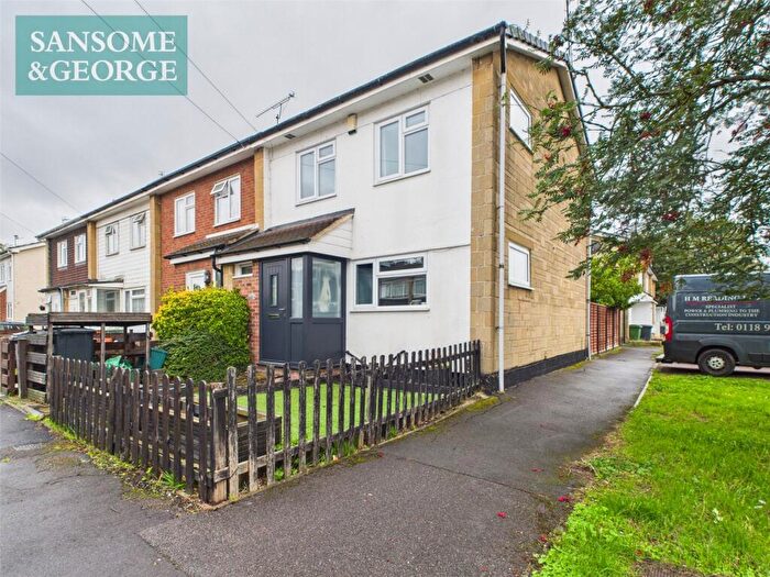 3 Bedroom End Of Terrace House For Sale In Meadow Way, Theale, Reading, Berkshire, RG7