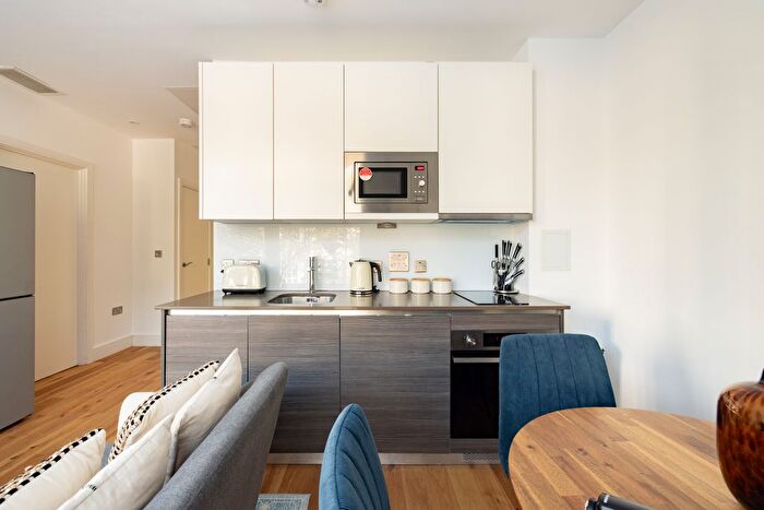 1 Bedroom Flat To Rent In Staines Road, Hounslow, TW3