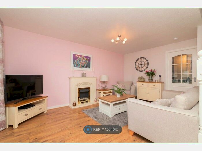 2 Bedroom End Of Terrace House To Rent In Greenfield Drive, Wishaw, ML2