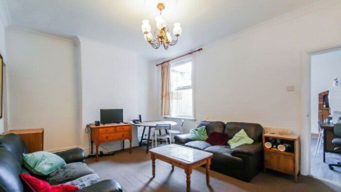 4 Bedroom Terraced House To Rent In Bournbrook Road, Selly Oak, Birmingham, B29