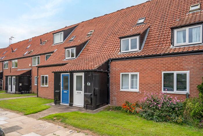 2 Bedroom Flat For Sale In Willow Bank, New Earswick, York, YO32