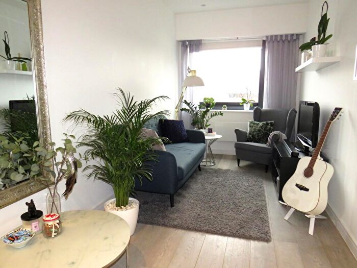 1 Bedroom Apartment To Rent In Bath Road, Slough, SL1