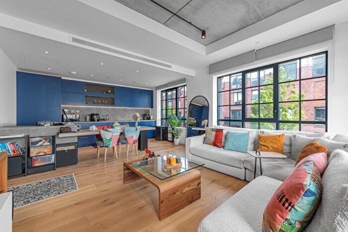 2 Bedroom Flat To Rent In Agar House, Orchard Place, E14