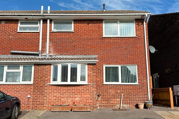 4 Bedroom Semi-Detached House For Sale In Hawthorn Close, Portchester, PO16