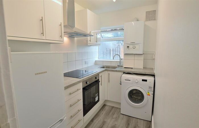 1 Bedroom Maisonette To Rent In Wiltshire Avenue, Slough, SL2